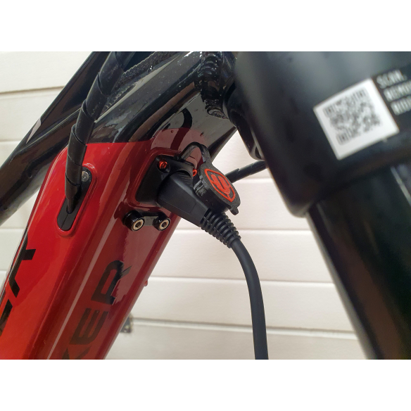 MONDRAKAP - Couvercle Hermétique Amélioré pour Port de Charge Mondraker avec Vis Colorées