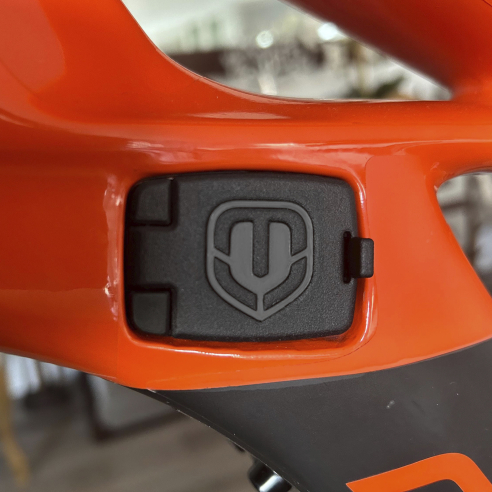 MONDRAKAP CARBON - Cache pour port de charge...