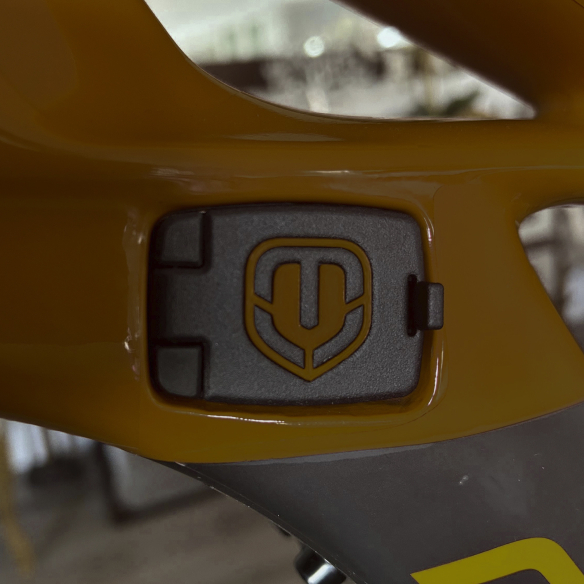 MONDRAKAP CARBON - Charging port cover for Mondraker Crafty Carbon