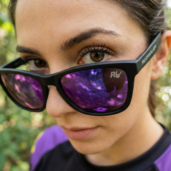 PADDOCK - Lunettes de Soleil Polarisées Lifestyle - Monture Noire Mate & Verres TAC Antireflets