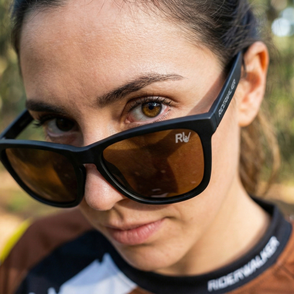 PADDOCK - Polarisierte Lifestyle Sonnenbrille - Mattschwarzer Rahmen & Entspiegelte TAC-Gläser