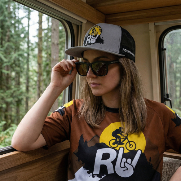 PADDOCK - Polarisierte Lifestyle Sonnenbrille - Mattschwarzer Rahmen & Entspiegelte TAC-Gläser