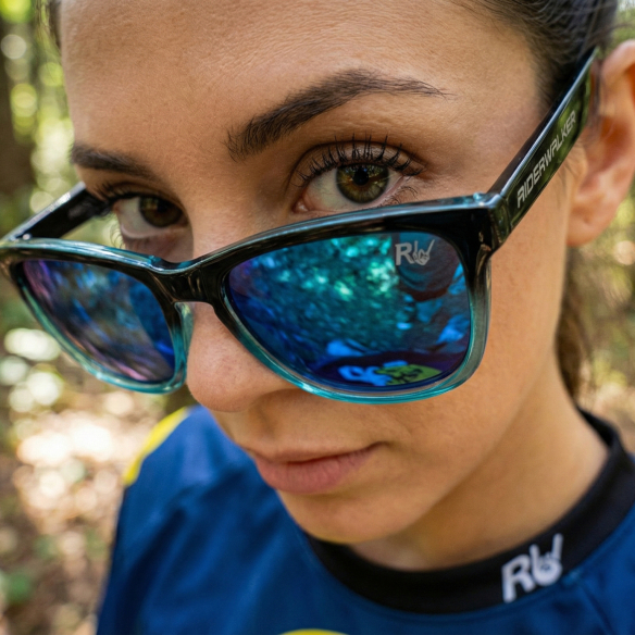 PODIUM - Polarisierte Lifestyle-Sonnenbrille - Zweifarbiger Rahmen & Entspiegelte TAC-Gläser