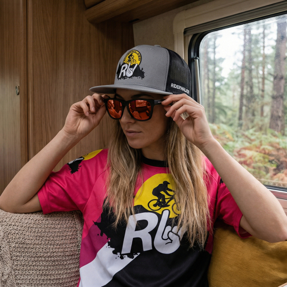 PADDOCK - Polarisierte Lifestyle Sonnenbrille - Mattschwarzer Rahmen & Entspiegelte TAC-Gläser